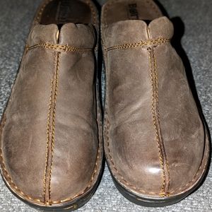 Børn Women's Slide-in Brown Mules w/Stacked Heel Sz 8